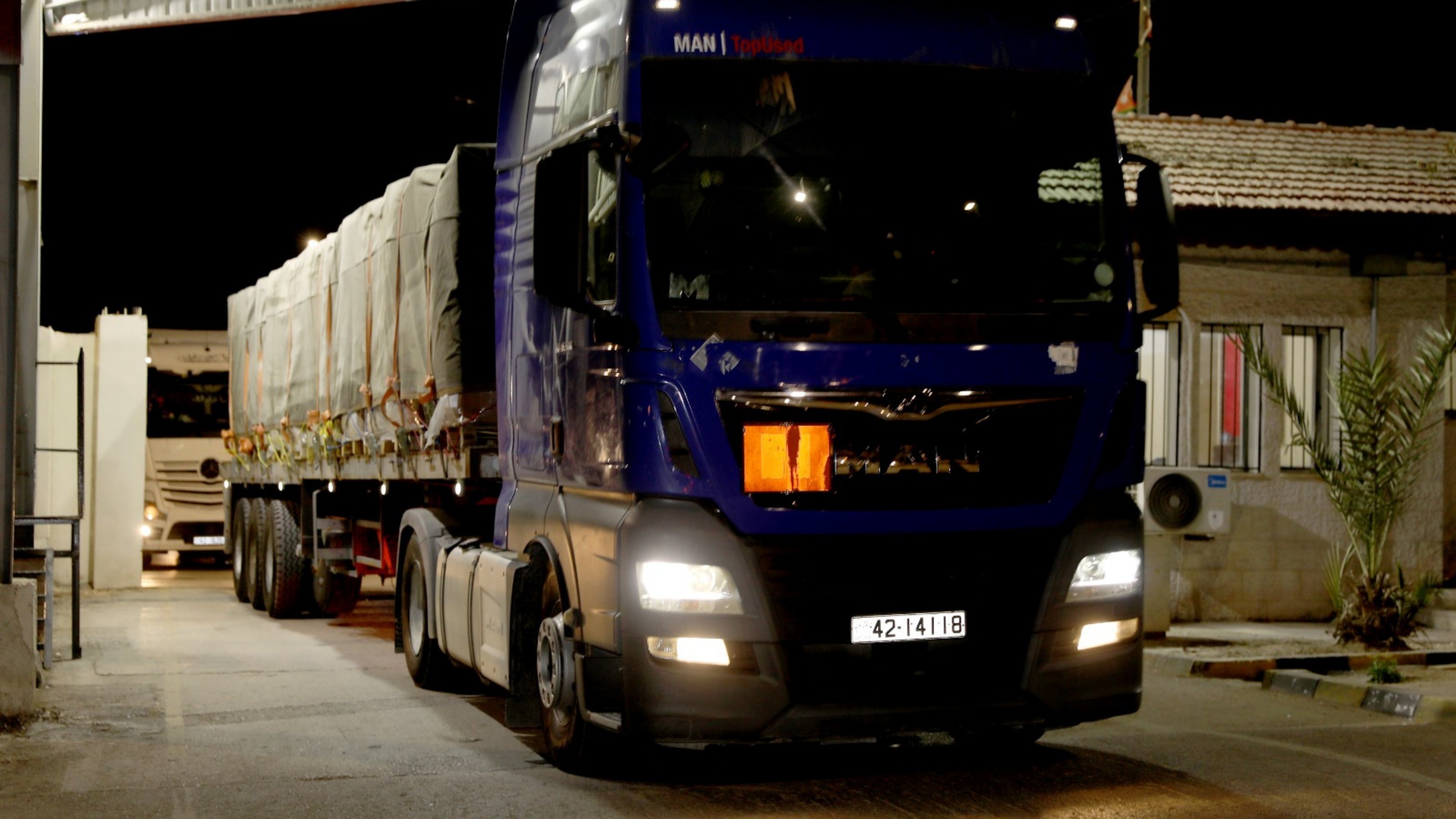 بتوجيه ملكي... الأردن يرسل قافلة مساعدات إلى لبنان الشقيق