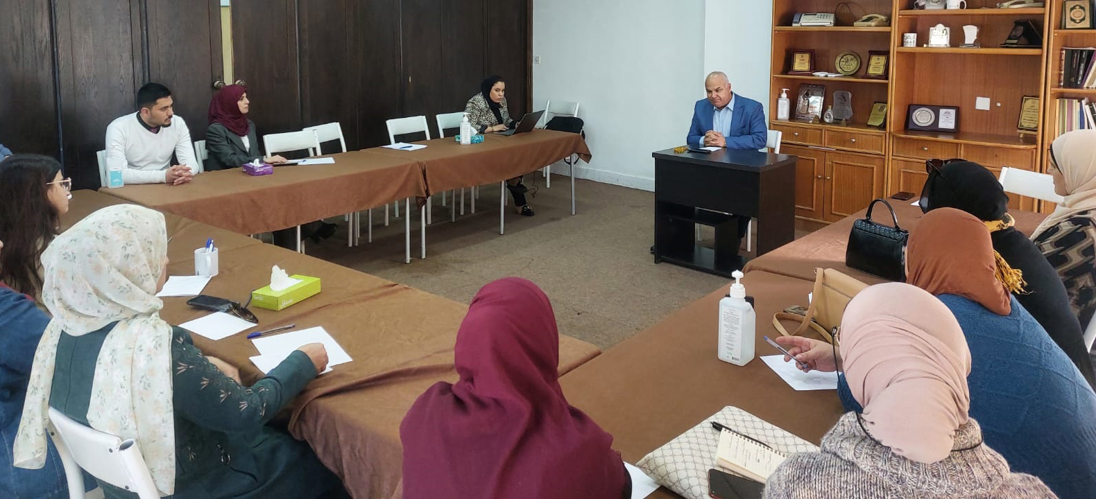 جلسة في إربد عن دور الشباب والمرأة في التنمية السياسية والاقتصادية