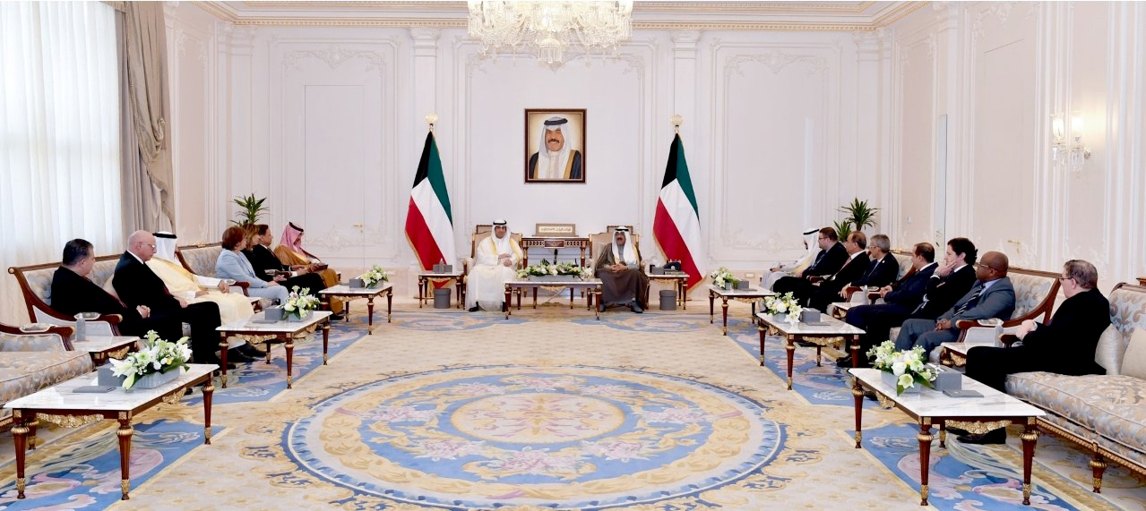 ولي العهد الكويتي يستقبل وزراء الإعلام العرب