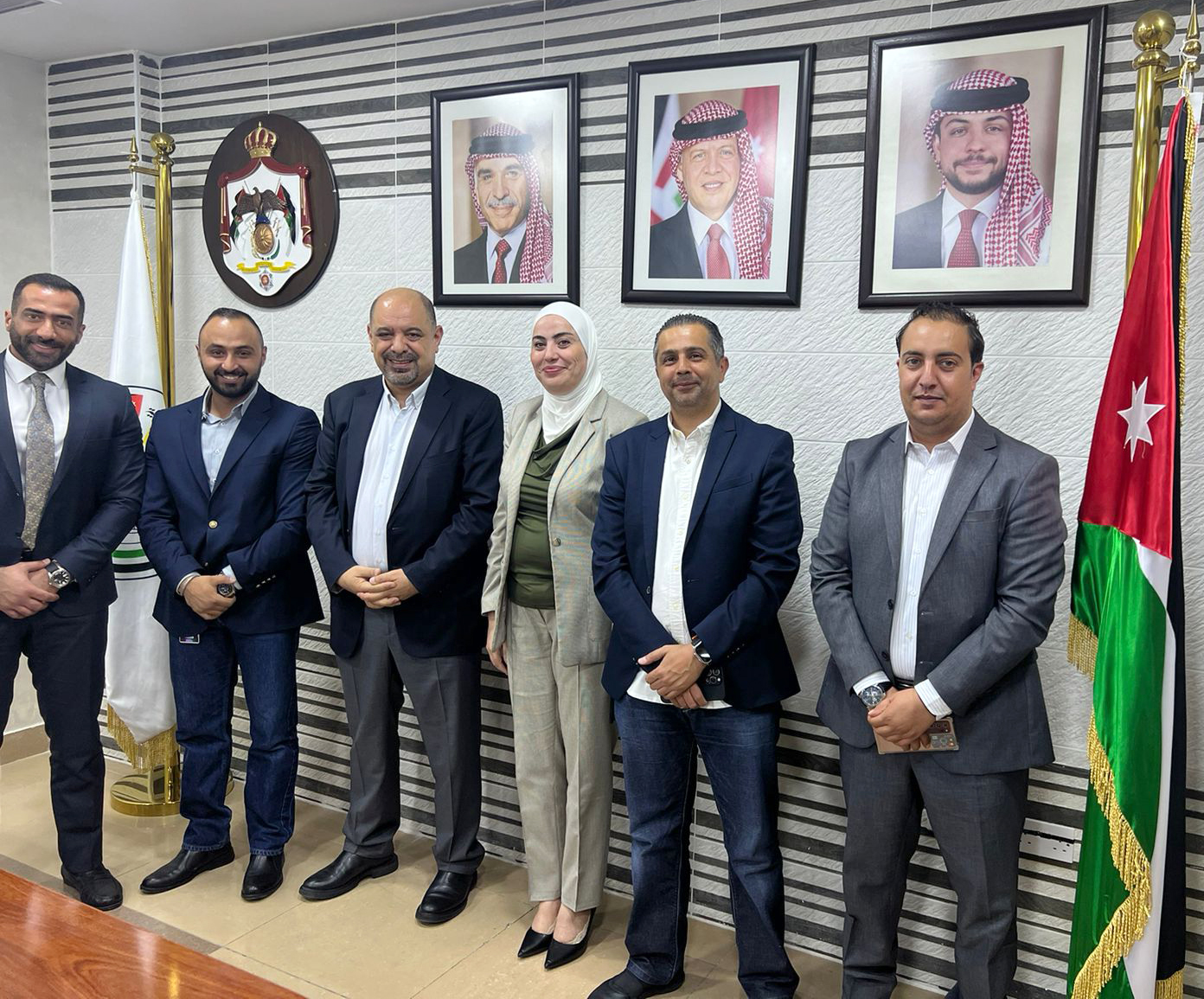 زين الأردن تورّد غرفتي مراقبة إلكترونية للمراكز الإيوائية