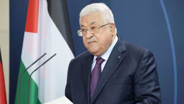 عباس يؤكد أن الشعب الفلسطيني سيبقى صامدا في أرضه