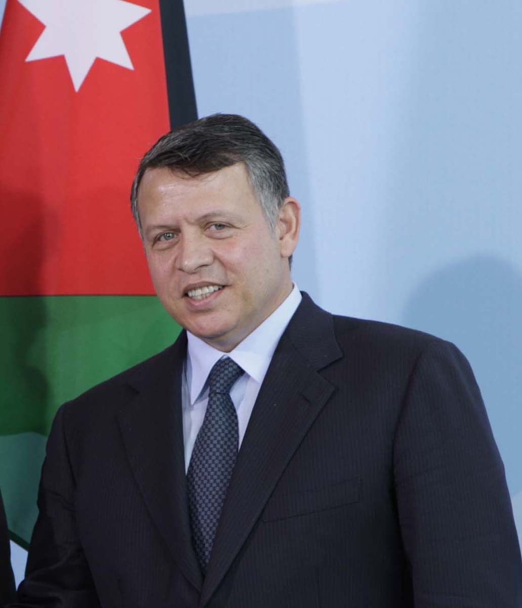 King visits Army headquarters