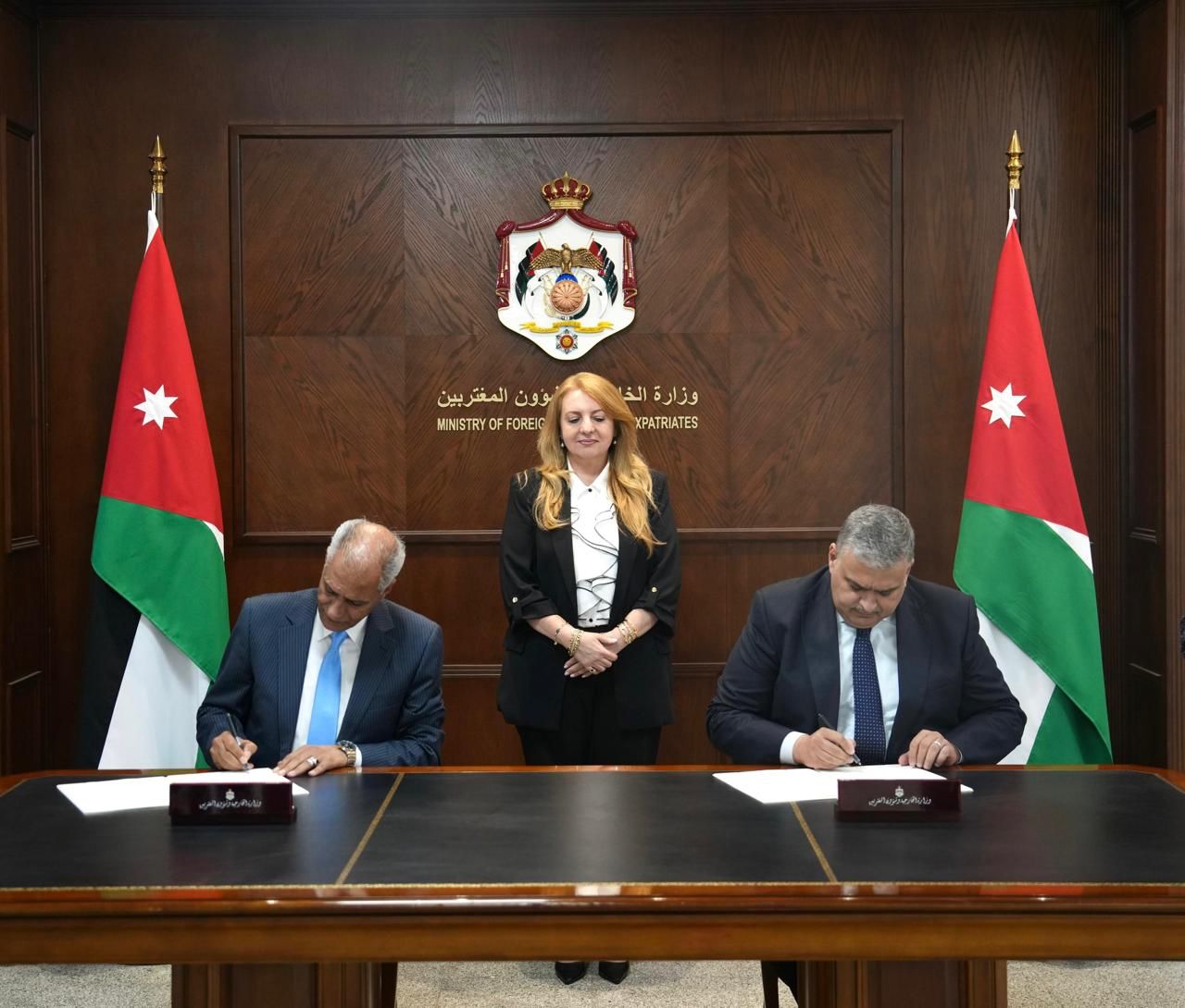 اتفاقية تعاون بين الخارجية والمتقاعدين العسكريين