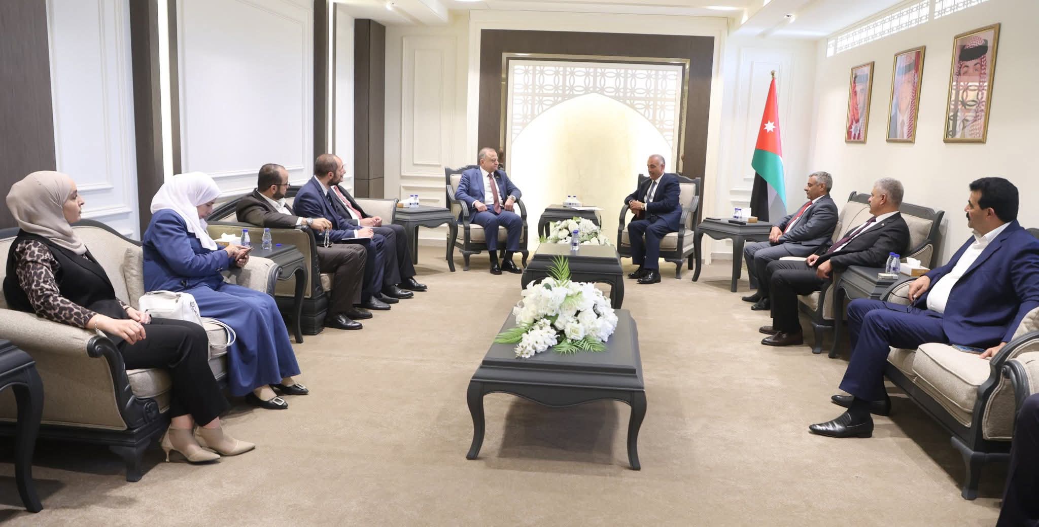 السياحة النيابية تلتقي السفير الجورجي