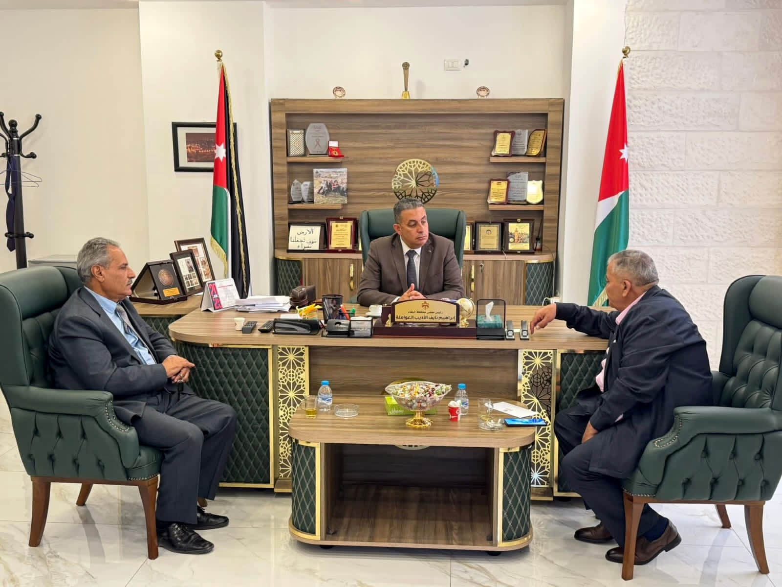 مجلس محافظة البلقاء يبحث مع أبناء مجتمع محلي ماحص مشاريع التنمية المحلية